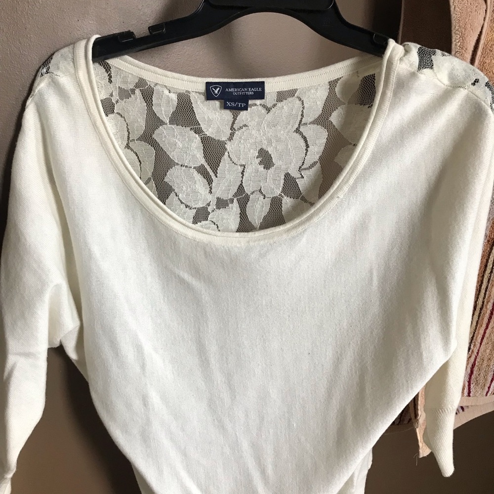 3/4 sleeve sweater w lace back